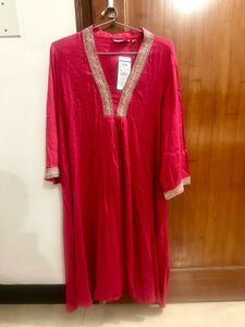Elegant mind blowing Pink Embroidered Kurta