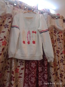 Cute White Quilted Sweatshirt