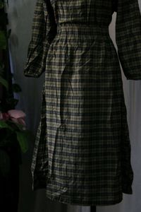 Sale🔥H&amp;M Plaid Midi Dress