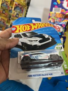 Hot Wheels Ford Mustang Mach-E 1400