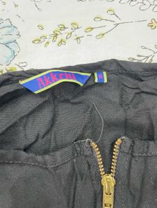 Sleeveless Black Zip-Up Top
