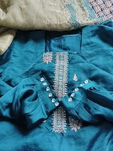 size xl Beautiful pakistani suit with organza dupp