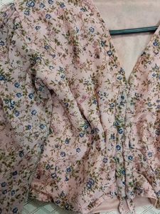 Cute crop summer top.