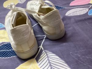 Nike Canvas Casual Shoes