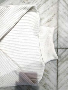 White Turtleneck Cropped Sweater