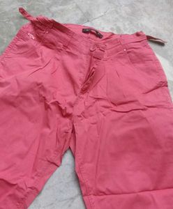 Stylish Pink Cropped Pants