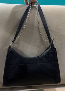 Stylish Quilted Black Shoulder Bag