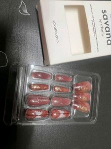 Savana press on Nails with freebies