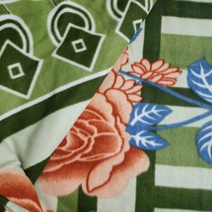 Fleece Floral Double Bedsheet With Pillow Covers