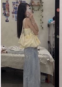 butter yellow top
