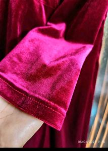 Elegant Maroon Velvet Midi Dress