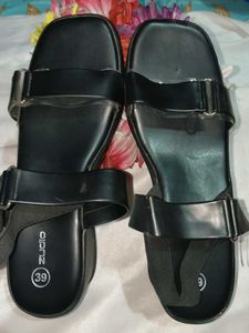 Stylish Black Flat Sandals