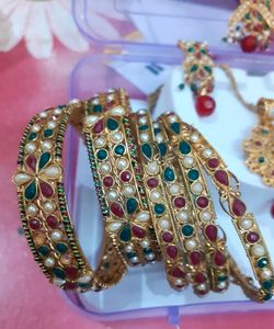 Ad Jewellery Set