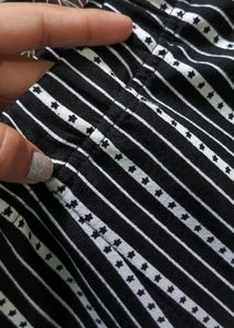 ✨ Cute Black &amp; White Striped Pants | Stretchable W
