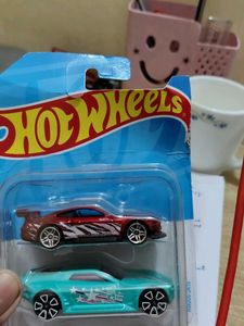 Red porche , gt runner, cyber truck green fellow