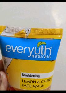 Everyuth Naturals Brightening Lemon &amp; Cherry Face