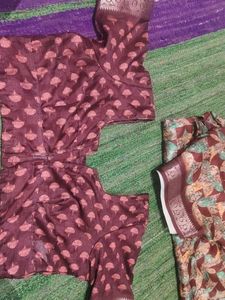 Stylish Printed Saree with matching earrings