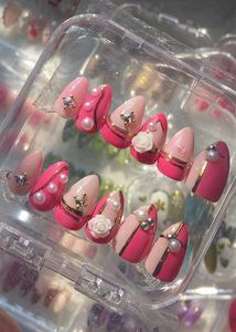 Chic Pink &amp; Gold Press-On Nails