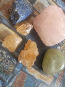 Raw healing Crystals rose quartz citrine lapis