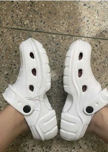 🌸White Platform Clogs🌸