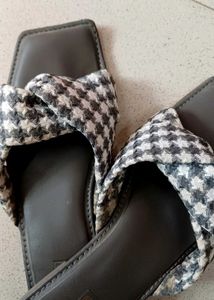 Fine Style Flats - Houndstooth Pattern