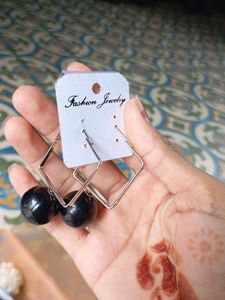 Fashion Jewelry Black Ball Earrings