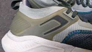 under Armour sports shoes 👟