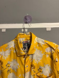 Men's Yellow Floral Short Sleeve Shirt