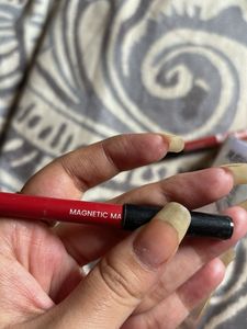 Makeup Bundle: Eyeshadow,lipliner,strobe cream