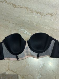 Elegant Black Strapless Bra