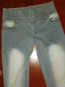 Stylish Light Wash High-Waist Jeans