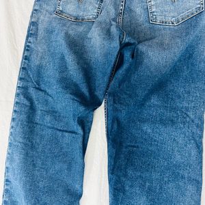 Woman’s Levis Blue Denim Jeans