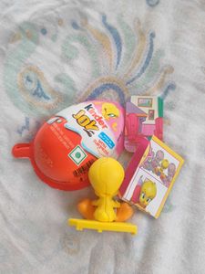 Kinder Joy Toy - Tweety Bird Reading