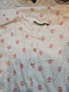 Elegant White Kurta with Pink Floral Print