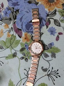 Stylish Two-Tone Wristwatch