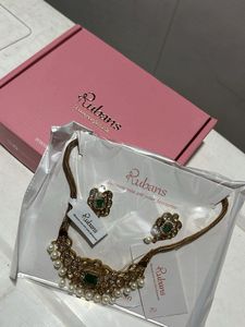 Elegant Green Stone Pearl Necklace Set