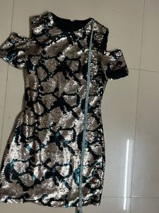 Embellished bodycon cold shoulde