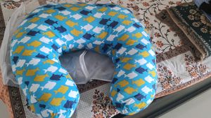 New born feeding pillow