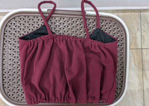 Chic Burgundy Strap Sweetheart Crop Top