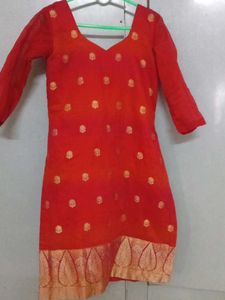 Vibrant Red Kurta with Golden Motifs