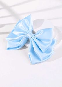 Elegant Pearl Embellished Bow Hair Clip