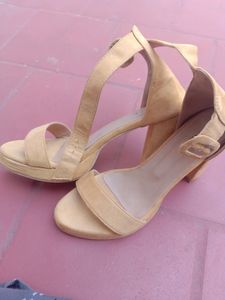 Mustard Colour Heels😍