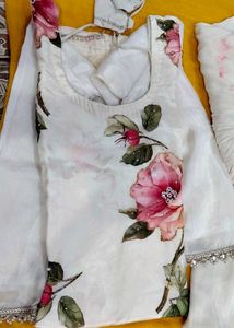 Elegant Floral Print Kurta Set