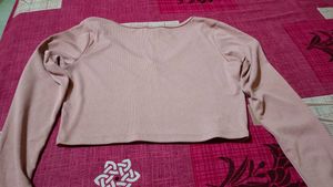 Ribbed V-Neck Cropped Long Sleeve (size L)