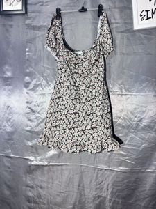 pull&amp; Bear Floral Print Mini Dress
