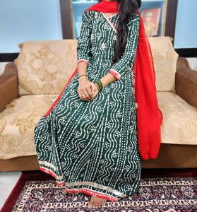 Long Anarkali Kurti With Red Dupatta