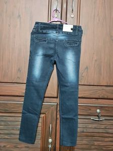 Stylish Women's Black Skinny Jeans
