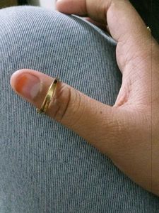 anti turnish Delicate Chevron Ring with Stone