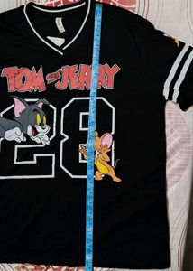 Varsity/Jersey-Style Tom &amp; Jerry Unisex T-shirt
