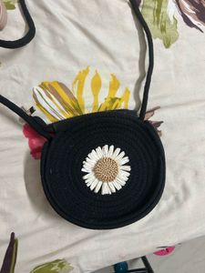 Cute Black Round Daisy Crossbody Bag